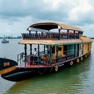 Botel Why Not Houseboat, Alappuzha